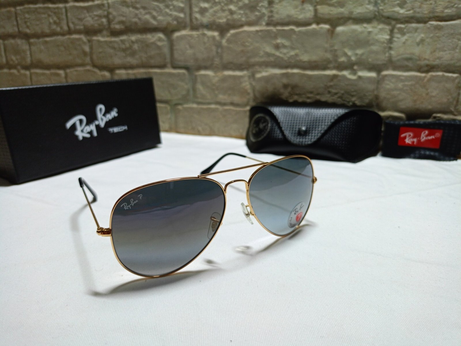 Rayban polarized aviator sunglasses 3026 - Image 2
