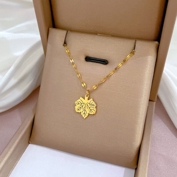 Golden Maple Leaf Hanging Pendant 22Karet Gold Plated Necklace