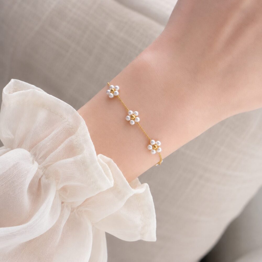 Pochondosoi Special 3 Pearl Floral Design Bracelet - Image 2