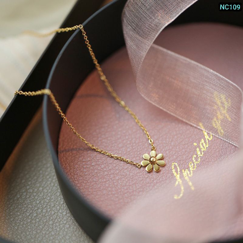 Alternative view of 22k gold plated 1 Flower simple Chain NC03