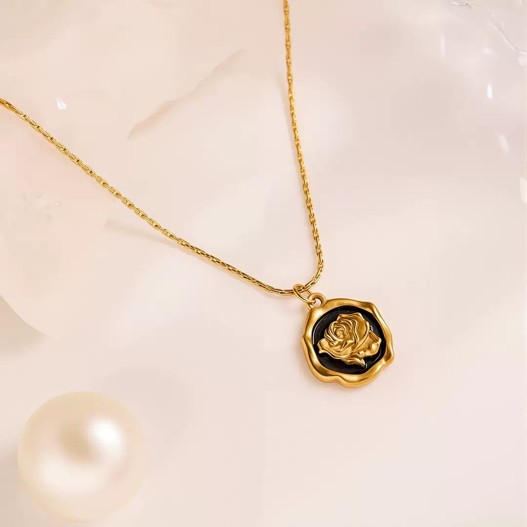 Special Rose Sealed Pendant 22Karet Gold Plated Necklace - Image 2
