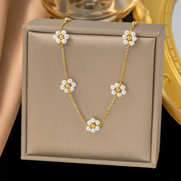 Alternative view of 5 Flower Pearl Design 22Karet Gold Plated Necklace