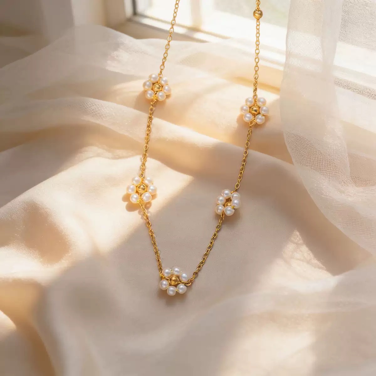 5 Flower Pearl Design 22Karet Gold Plated Necklace
