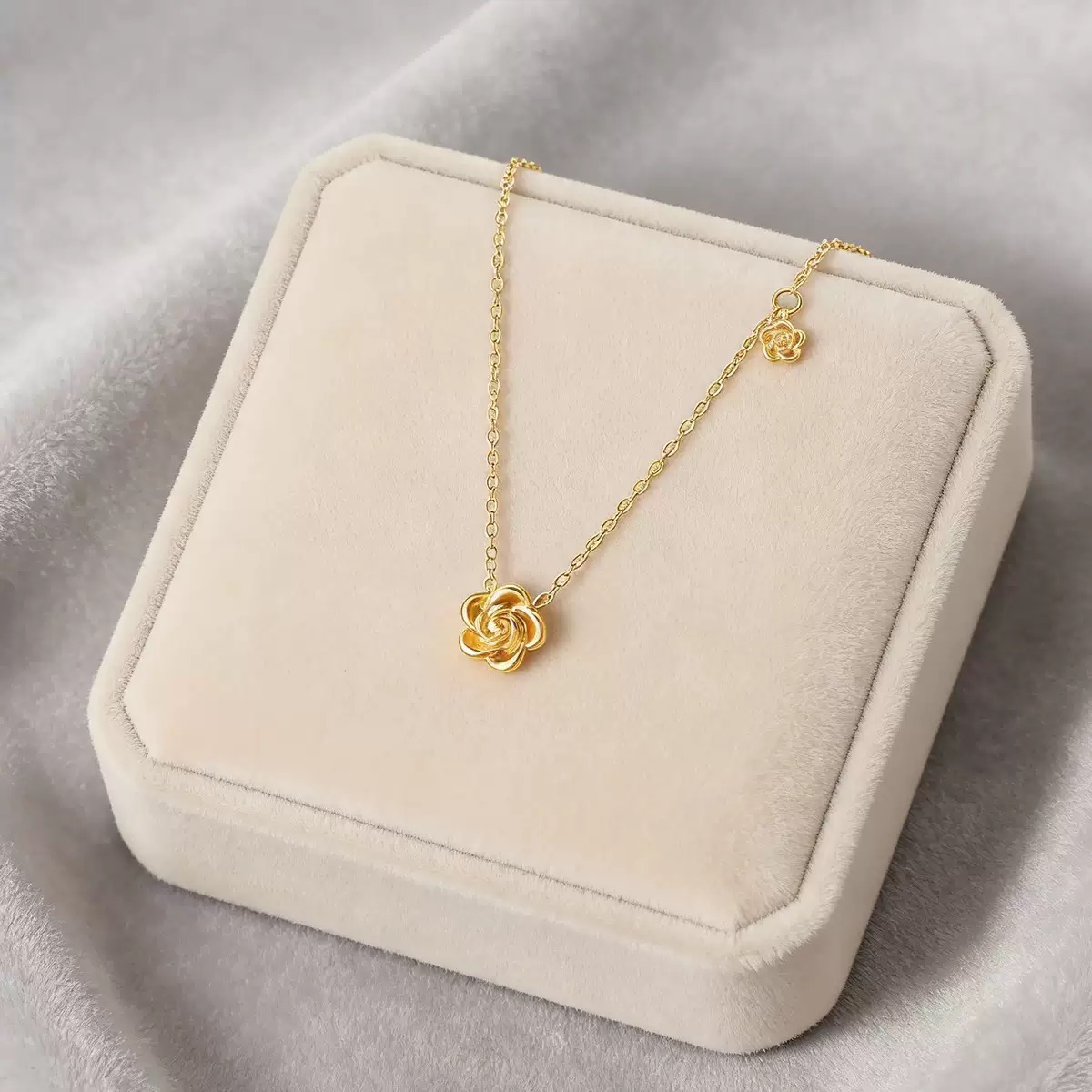 Golden Small Rose Pendant 22Karet Gold Plated Chain Necklace - Image 2
