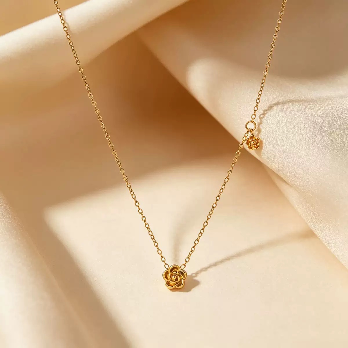 Golden Small Rose Pendant 22Karet Gold Plated Chain Necklace