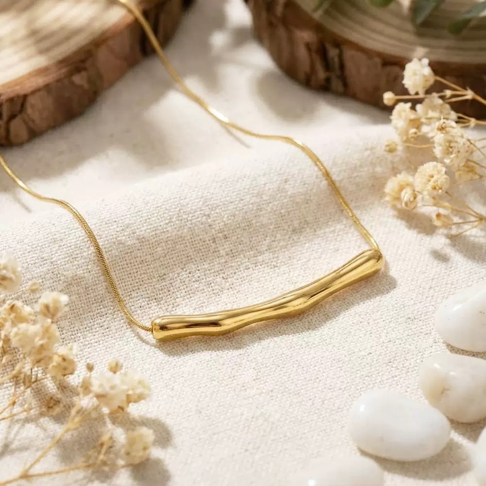 Irregular Gold Metal Shape Pendant 22Karet Gold Plated Clavicle Chain Necklace - Image 2